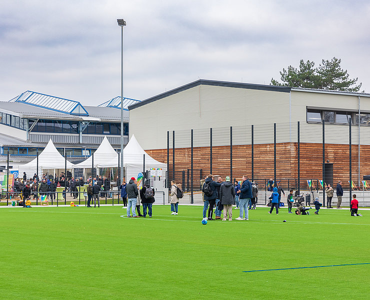 Eröffnung der Sportanlage mit vielen Gästen