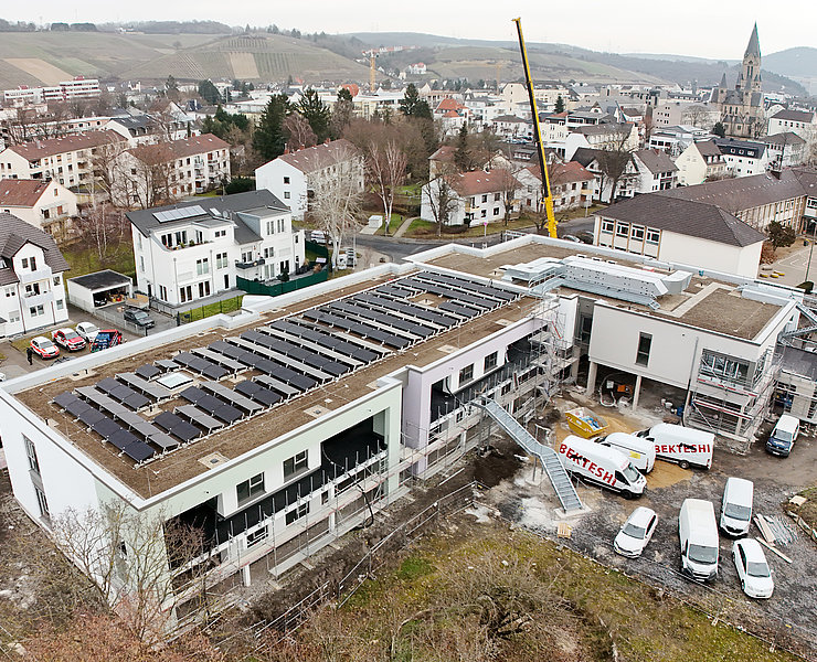 Die Photovoltaik-Anlage auf dem Flachdach