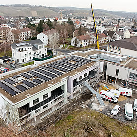 Die Photovoltaik-Anlage auf dem Flachdach