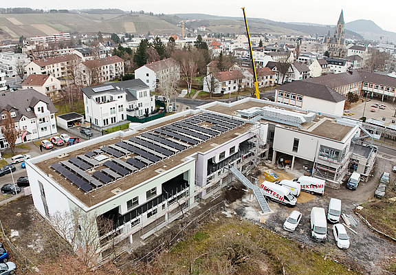 Die Photovoltaik-Anlage auf dem Flachdach