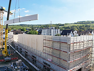 Das neue Feuerwehrhaus Ahrweiler im Stadtteil Ahrweiler entsteht als moderner Neubau mit nachhaltiger Holzbauweise.