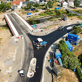 Blick auf die Anbindung der Bachemer Brücke von oben.
