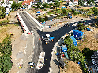 Blick auf die Anbindung der Bachemer Brücke von oben.
