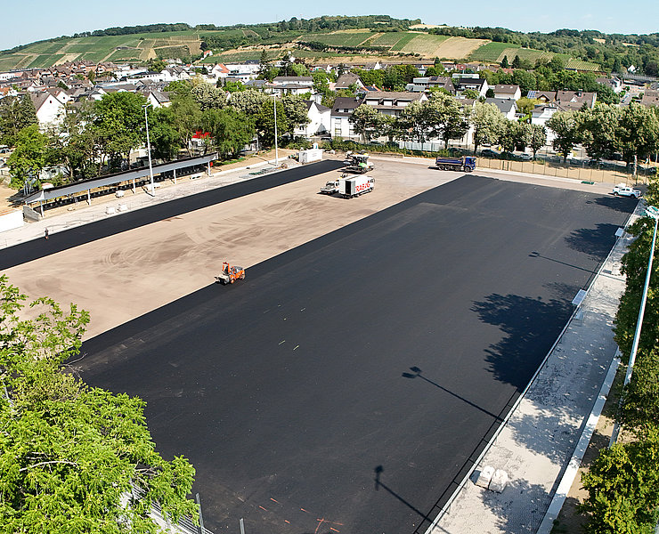Im Zuge der Bauarbeiten wird am Apollinarisstadion der Bodenbelag erneuert.
