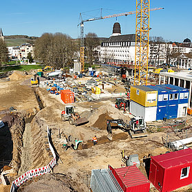 Bauarbeiten im Kurpark Bad Neuenahr im Stadtteil Bad Neuenahr schaffen neue Parkanlagen für Erholung und Natur.