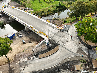 Luftaufnahme der Bachemer Brücke.