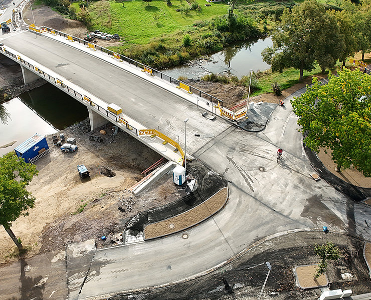 Luftaufnahme der Bachemer Brücke.