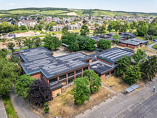 Kita St. Hildegard in Bad Neuenahr im Bau – moderner Kindergarten mit Solar auf dem Dach im Stadtteil Bad Neuenahr.