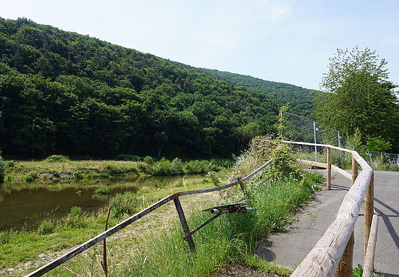 Standort der zerstörten Josefsbrücke in Walporzheim.
