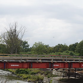 Heppinger Brücke und Baukran wenige Monate vor Fertigstellung
